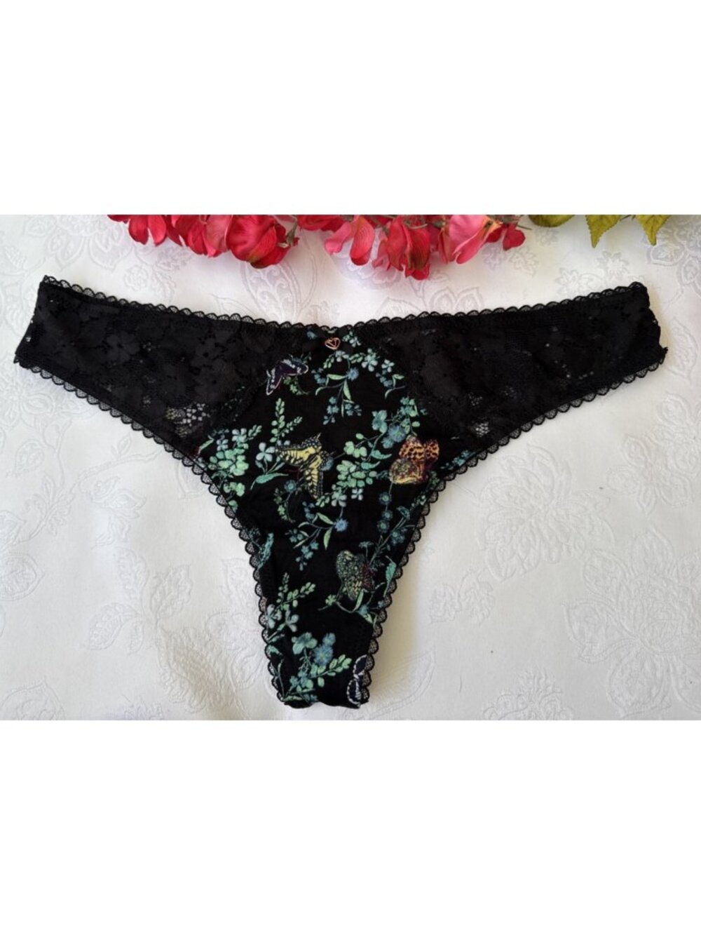 VICTORIA'S SECRET M BODY BY VICTORIA BUTTERFLY CHARM STRING THONG PANTIES NWT